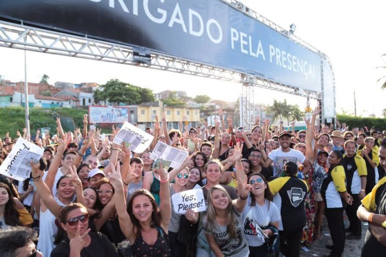 Show do Maroon 5 atrai multidão na abertura dos portões