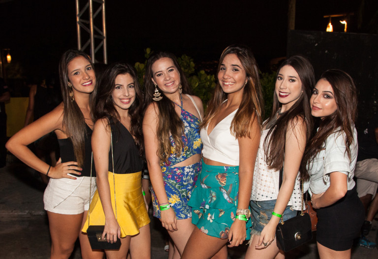 Colosso #EvaNave agita véspera de feriado em Fortaleza