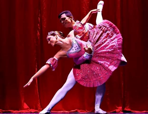 O Estúdio Daniel Bessa Ballet apresenta espetáculo Mosaico hoje e amanhã.