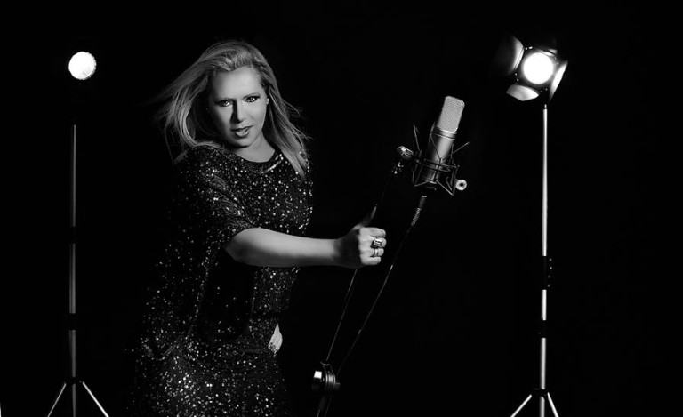 Ale G lança novo canal no youtube