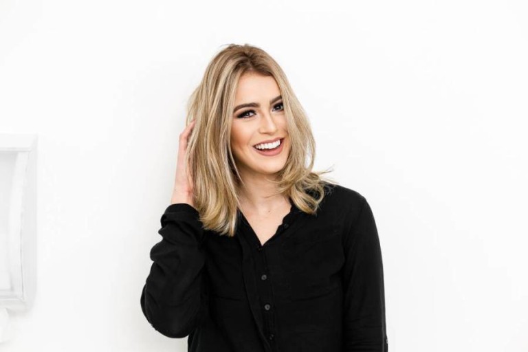 Mari Saad recebe fãs na Parente Iguatemi