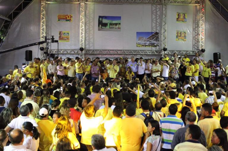 Comitê de Roberto Claudio permanece com público em peso até os últimos dias.