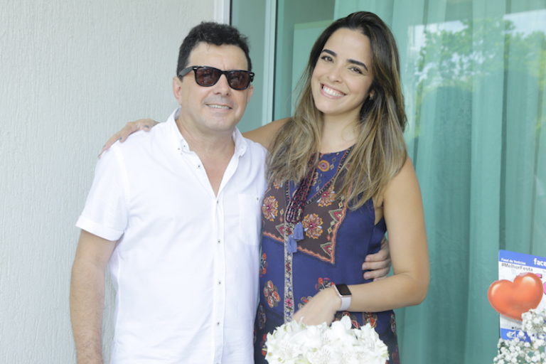 Hedla Lopes e Edson Spinello oficializam noivado