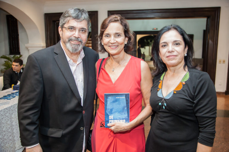 Lançamento do livro de Totonho Laprovitera