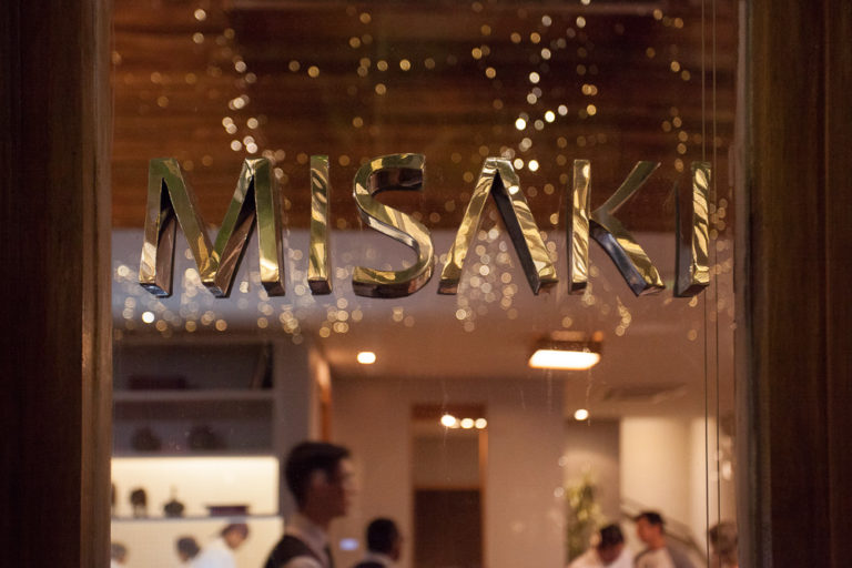Misaki Sessions oferece promoção com espumante à vontade todos os dias!