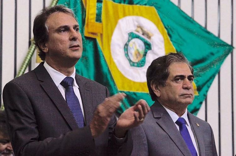 Camilo Santana prestigiou a posse do presidente Zezinho Albuquerque