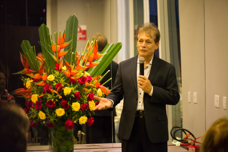 Otacílio Valente e Ronaldo Barbosa entregam condomínio residencial L’Essence