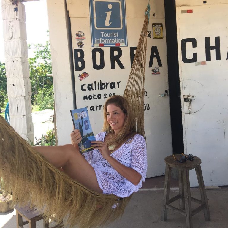 Dani Holanda está curtindo a paradisiaca praia de Jericoacora