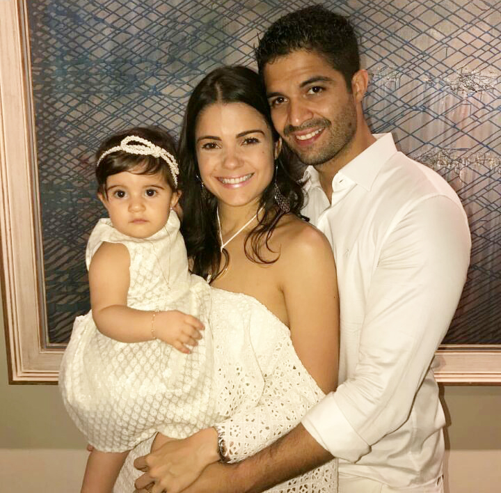 Bruno Becco e Priscilla Ximenes celebram o primeiro aninho da filha Luiza