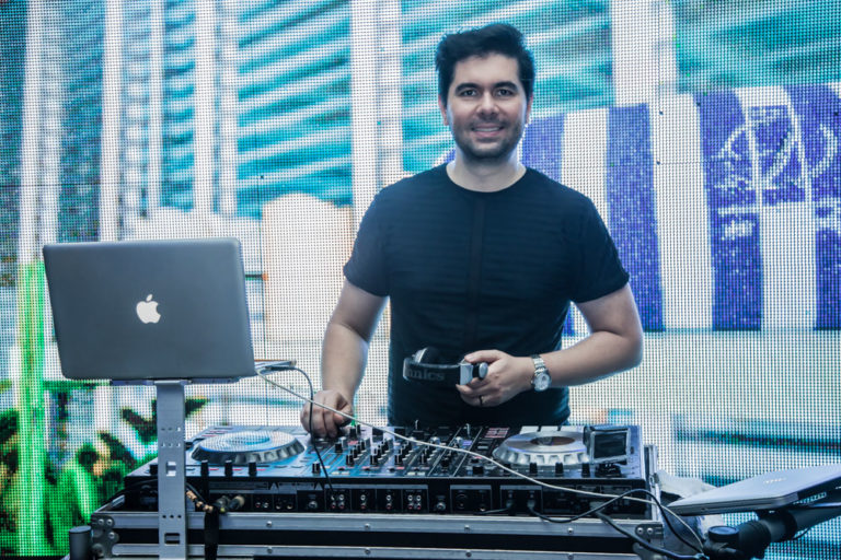 DJ Itaquê comanda as pick-ups do L’Ô Dance nesta sexta