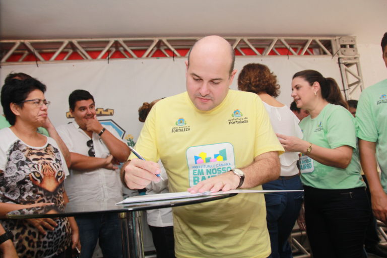 Prefeito Roberto Cláudio participa da segunda edição “Prefeitura e Câmara em Nosso Bairro”