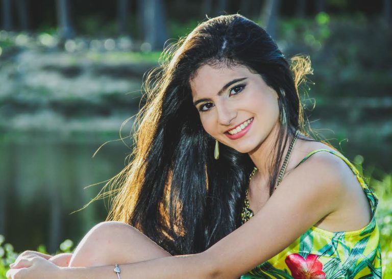 Maria Fernanda comemora seus 15 anos no Barbra’s Edén