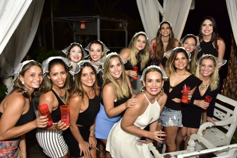 Pôr do Samba Colosso Lake lounge