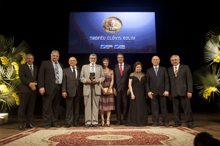 EUDORO SANTANA É HOMENAGEADO NA ENTREGA DO TROFÉU CLÓVIS ROLIM