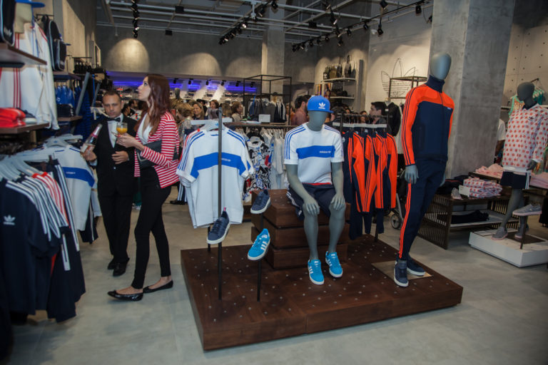 Adidas Originals promove ação beneficente nesta quarta-feira