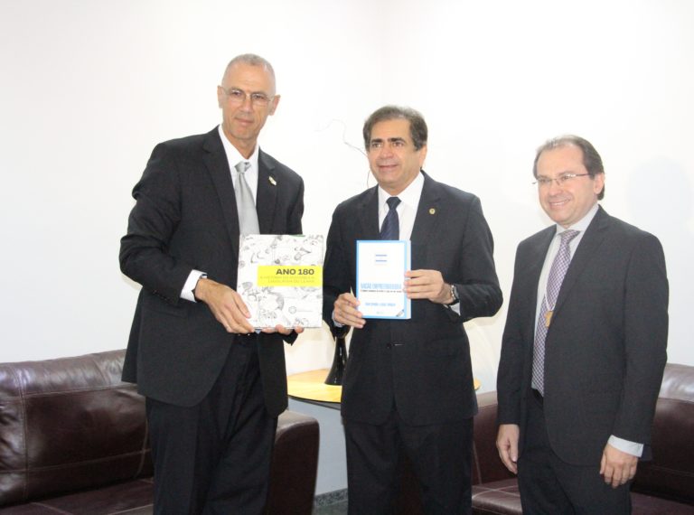 Zezinho Albuquerque recebe embaixador de Israel no Brasil, Yossi Shelley