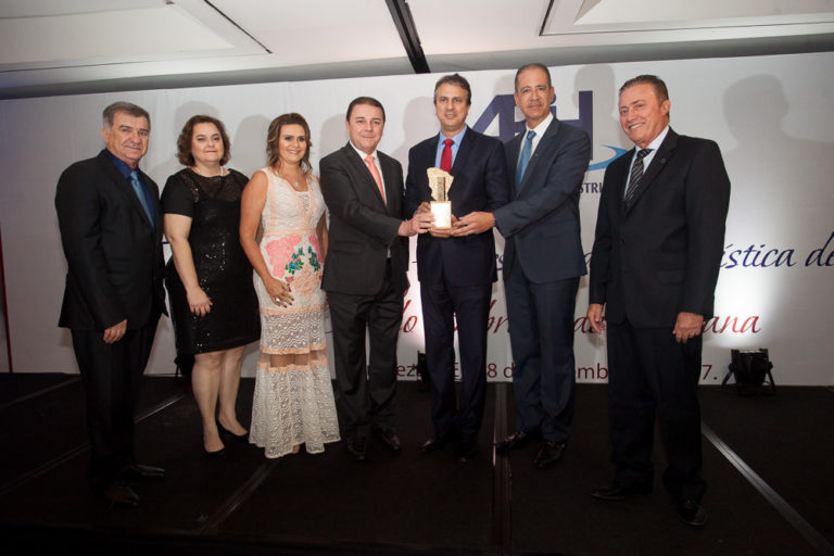 ABIH-CE realiza entrega do Troféu Habib Ary