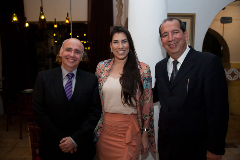 Após reeleição, Sérgio Porto reúne associados e colaboradores em happy hour no Vila Mosquito