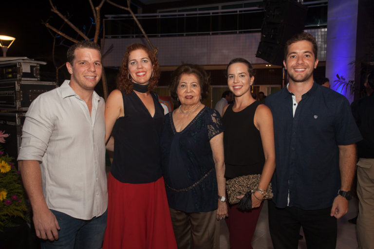 C. Rolim Engenharia entrega condomínio Bosque das Flores