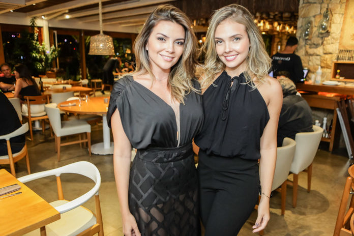 Livia Baral E Tais Lopes (1)
