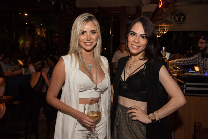 Estéfane Teodoro E Camile Vasconcelos