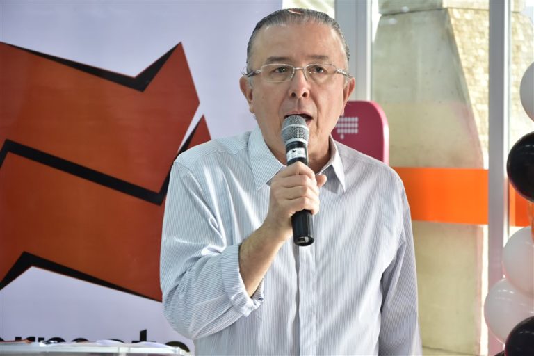 Antônio José Mello