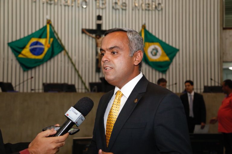 OAB-CE comemora Dia do Advogado com sessão solene na Assembleia