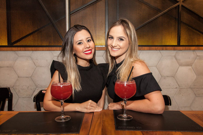 Vanessa Barroso E Larissa Benevides 2