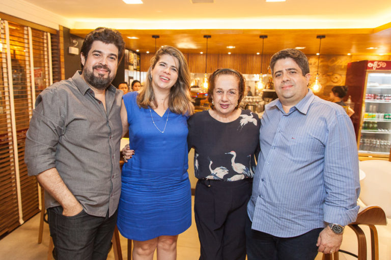 Ailton, Daniela, Tânia E Alexandre Leitão