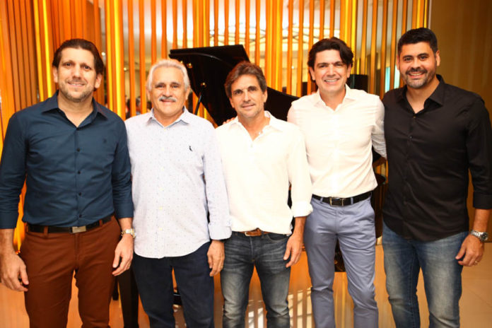 Jonathas Costa, Emanoel Capistrano, Adalberto Machado, Romulo Santos E Felipe Capistrano (4) CAPA