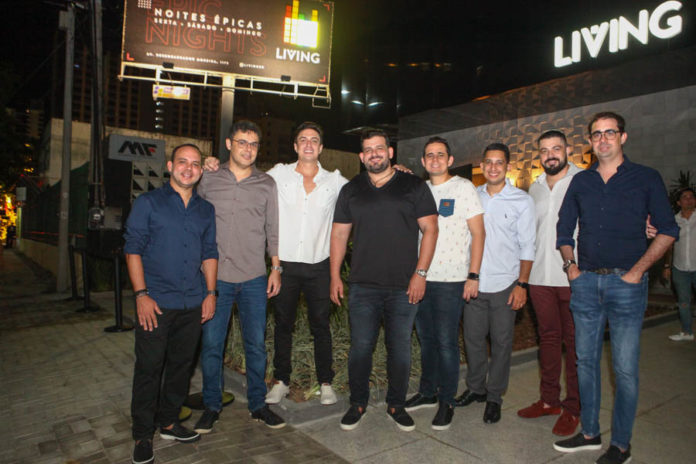 Daniel Meireles,Gustavo Cruz, Flavio Ribeiro, Renato Lourenzo, Guilherme Nobrega, Lauro Sobreira, Rodrigo Morais E Pedro De Castro(1) CAPA