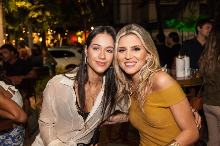 Geovana Silveira E Natália Abrantes 2