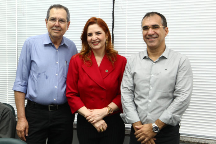 Ricardo Parente,Enid Camara E Eduardo Neves (5) Capa