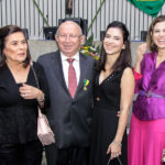 Maria Das Graças E Roberto CláudioFrota Bezerra, Lícia E Carol Bezerra