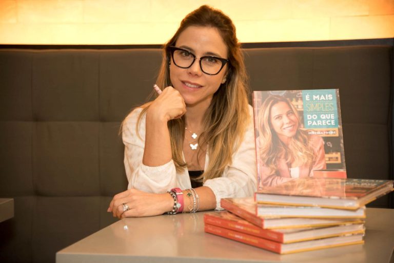 Lançamento do livro de Mirella Freire
