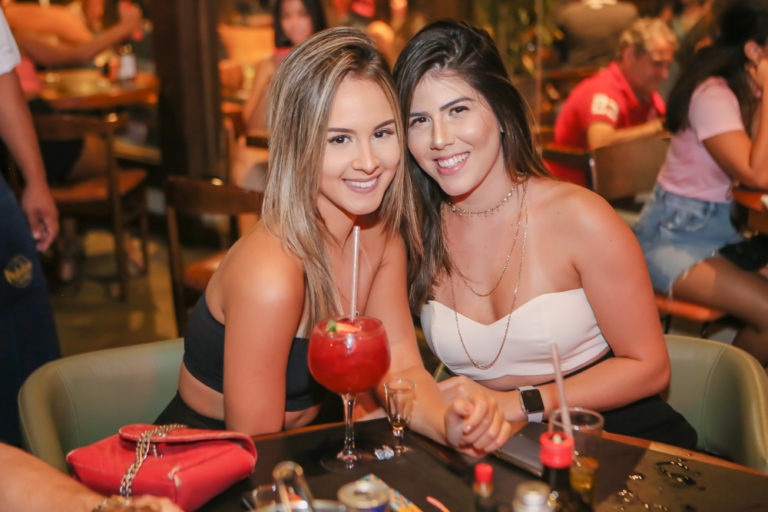 Adelia Almeida E Bruna Vale (2)