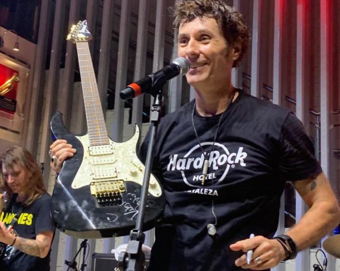 Dinho Ouro Preto_Hard Rock Cafe