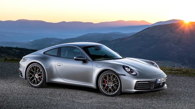 Porsche 911 ganha lançamento mundial e chega ao Brasil em maio Porsche 911 ganha lançamento mundial e chega ao Brasil em maio