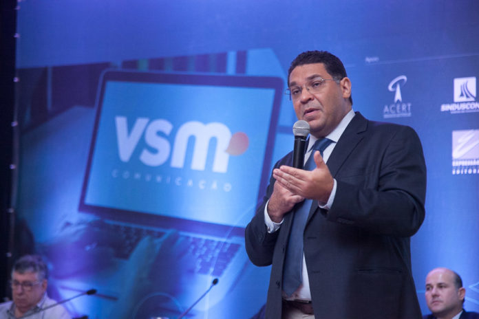Mansueto Almeida,