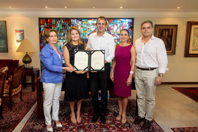 Fátima Veras, Lenise Queiroz Rocha, Camilo Santana, Manoela Bacelar E Edson Queiroz Neto 25