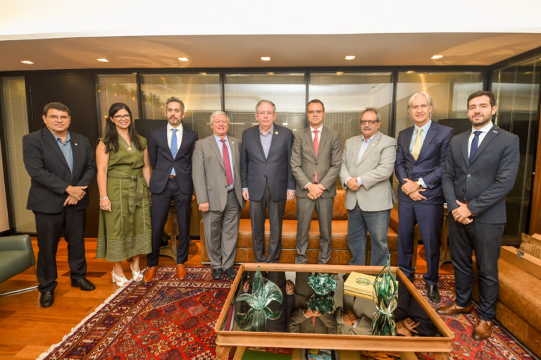 Sérgio Lopes, Karina Frota, Julian Vazeilles, Alejandro Funes, Ricardo Cavalcante, Rodrigo Bardoneschi, Emílio Moraes, Marcos Pompeu E Darío Busto