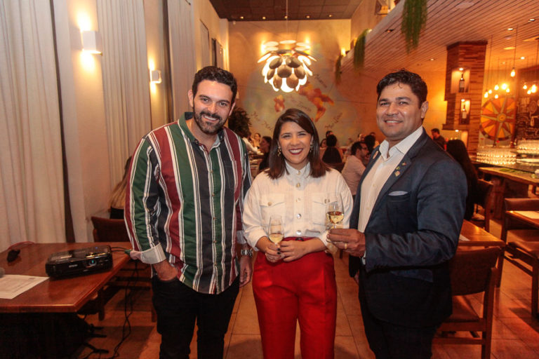 Clóvis Holanda, Victoria Barvo E Narcísio Filho