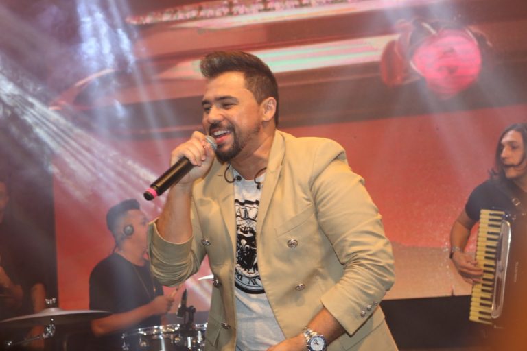 Xand Avião comanda o pré-Réveillon Turbulência