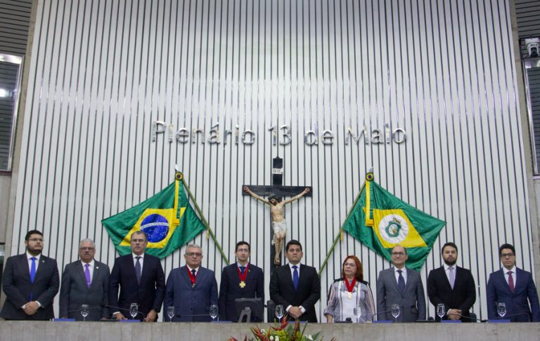 Sessão solene comemora os três anos da Academia Cearense de Direito