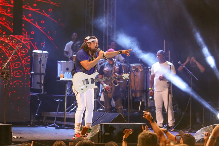 Flores Sunset recebe Bell Marques para tradicional pré-réveillon