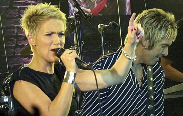 Morre Marie Fredriksson, cantora do Roxette