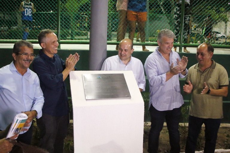 Prefeitura entrega praça requalificada no Dionísio Torres