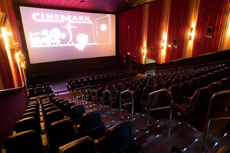 Presidente da Cinemark diz que streamings não irão acabar os cinemas