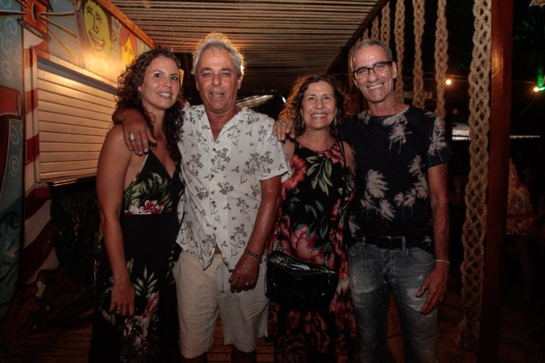 Diogo Nogueira faz show na Santa Praia