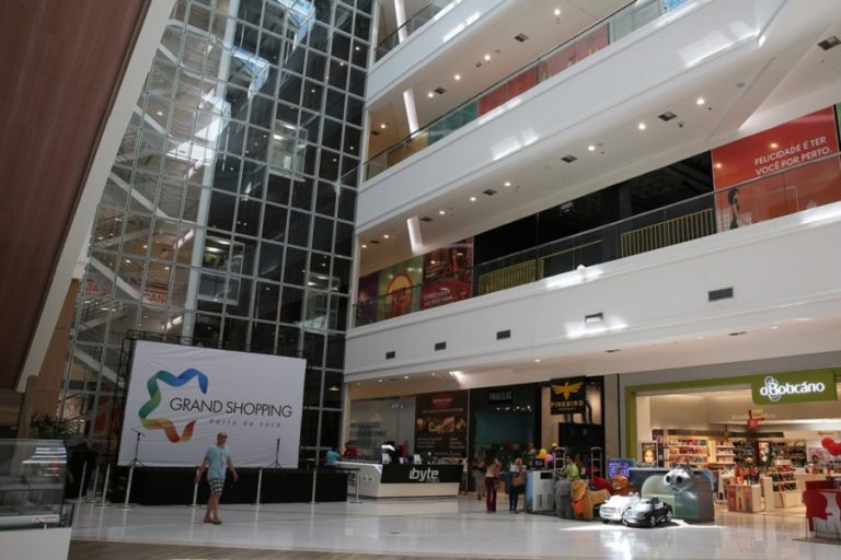 Crianças podem se divertir na “selva” do Grand Shopping